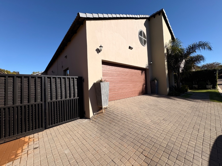To Let 3 Bedroom Property for Rent in Wilkoppies North West